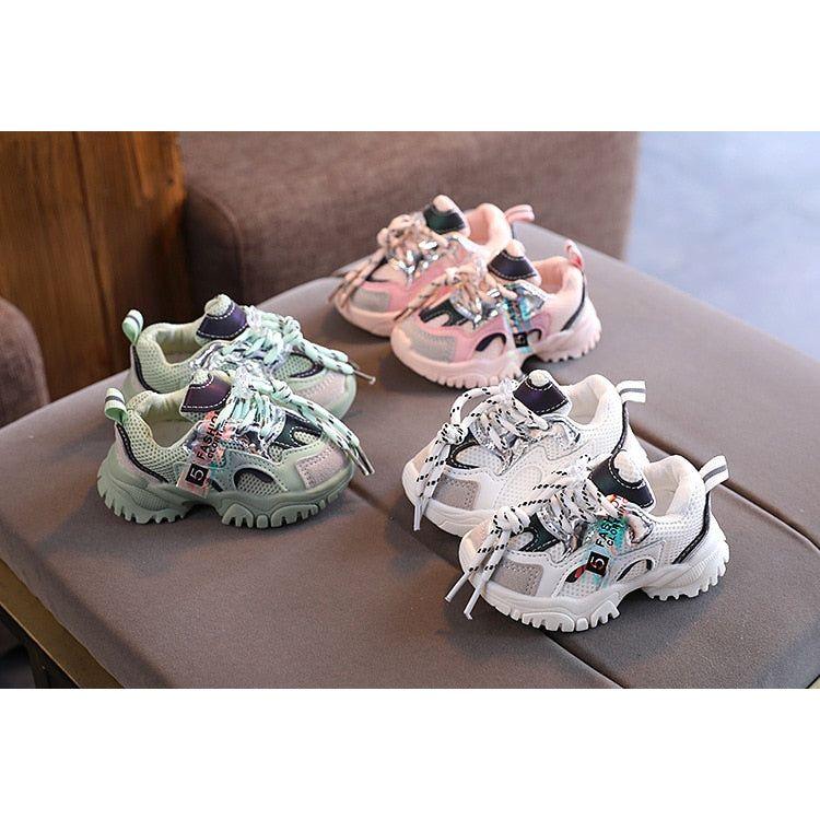 Sport sneakers - aprasi