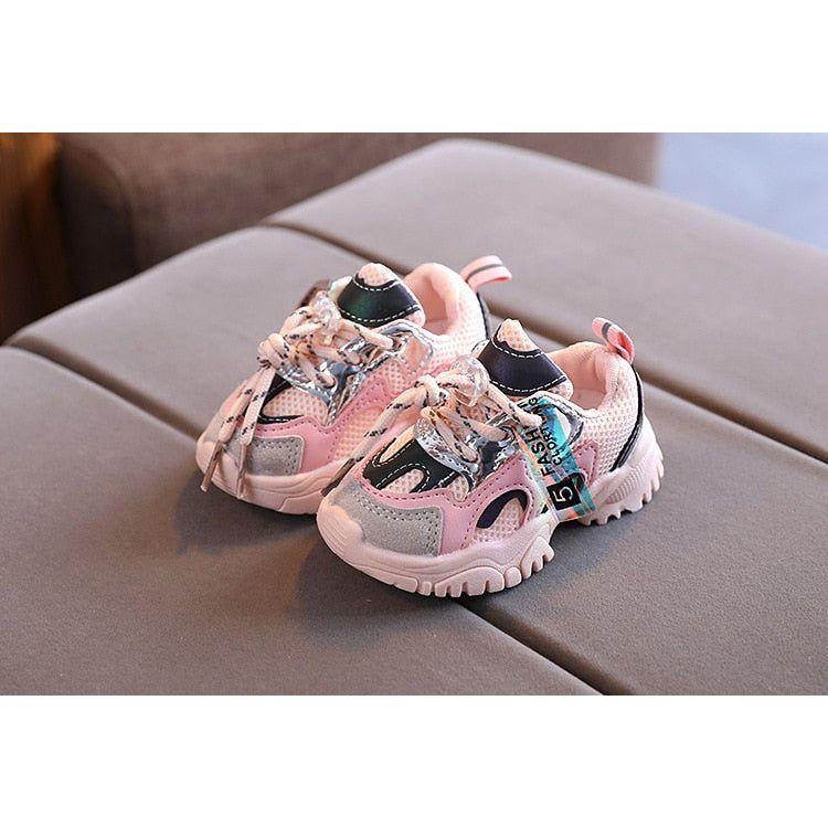 Sport sneakers - aprasi