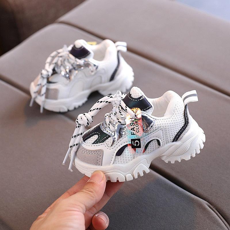 Sport sneakers - aprasi