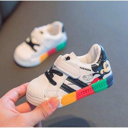 Sport sneakers - aprasi