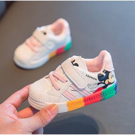 Sport sneakers - aprasi