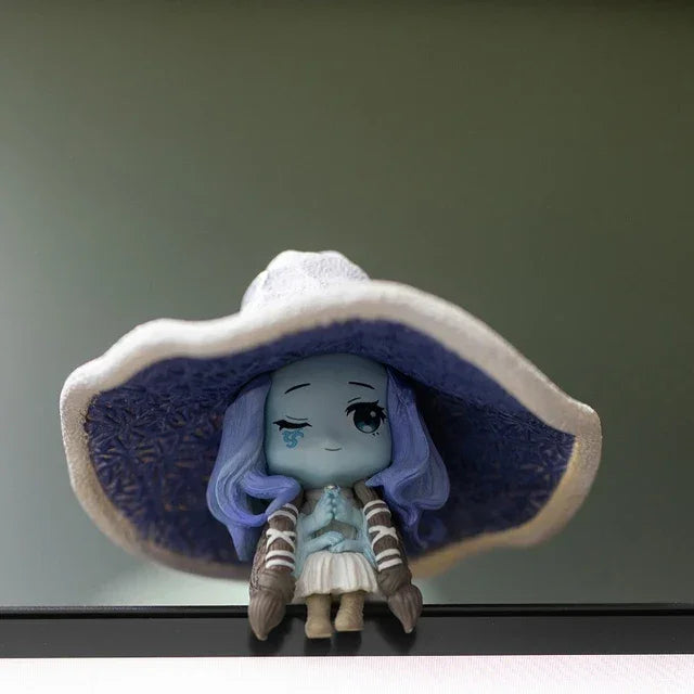 7cm handmade witch character doll with dark magical aesthetic and royal attire
