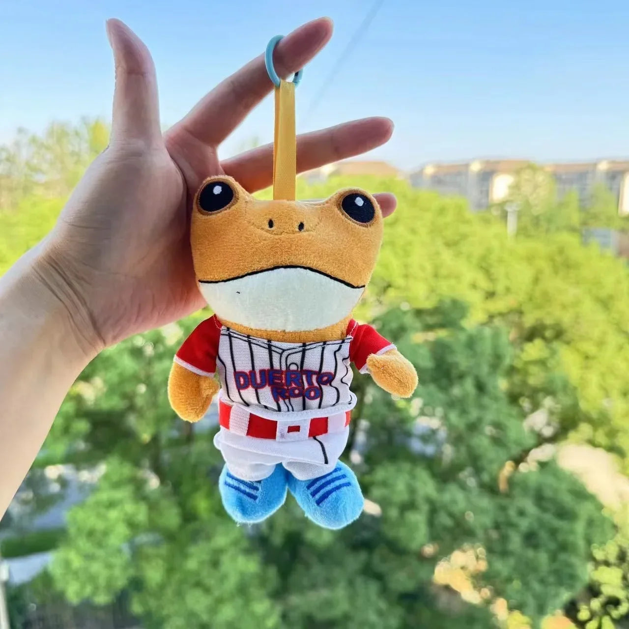 Bad Bunny frog mascot from DeBÍ TiRAR MáS FOToS short film.