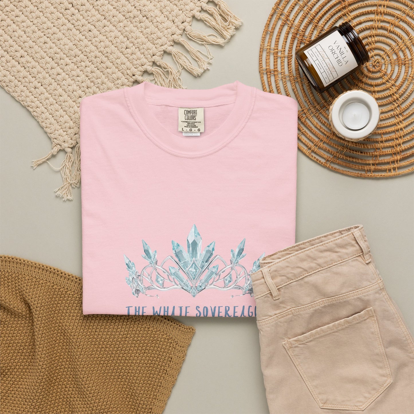 Flat lay of the white frost sovereign graphic t-shirt.