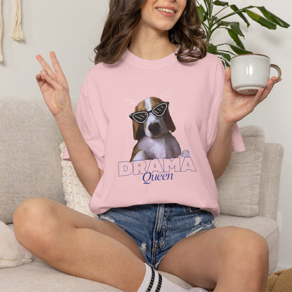 Garment dyed dog graphic tee with confident beagle and Queen script design