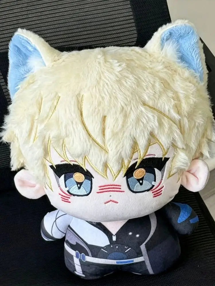 Lee plush side profile showing chibi proportions