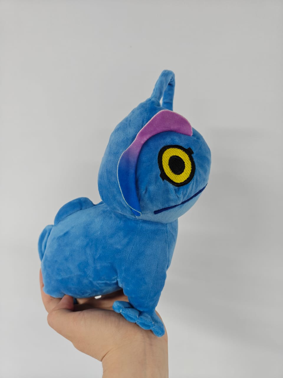 Ocean creature plushie 25cm with double stitched seams and hypoallergenic filling, sea beast soft toy