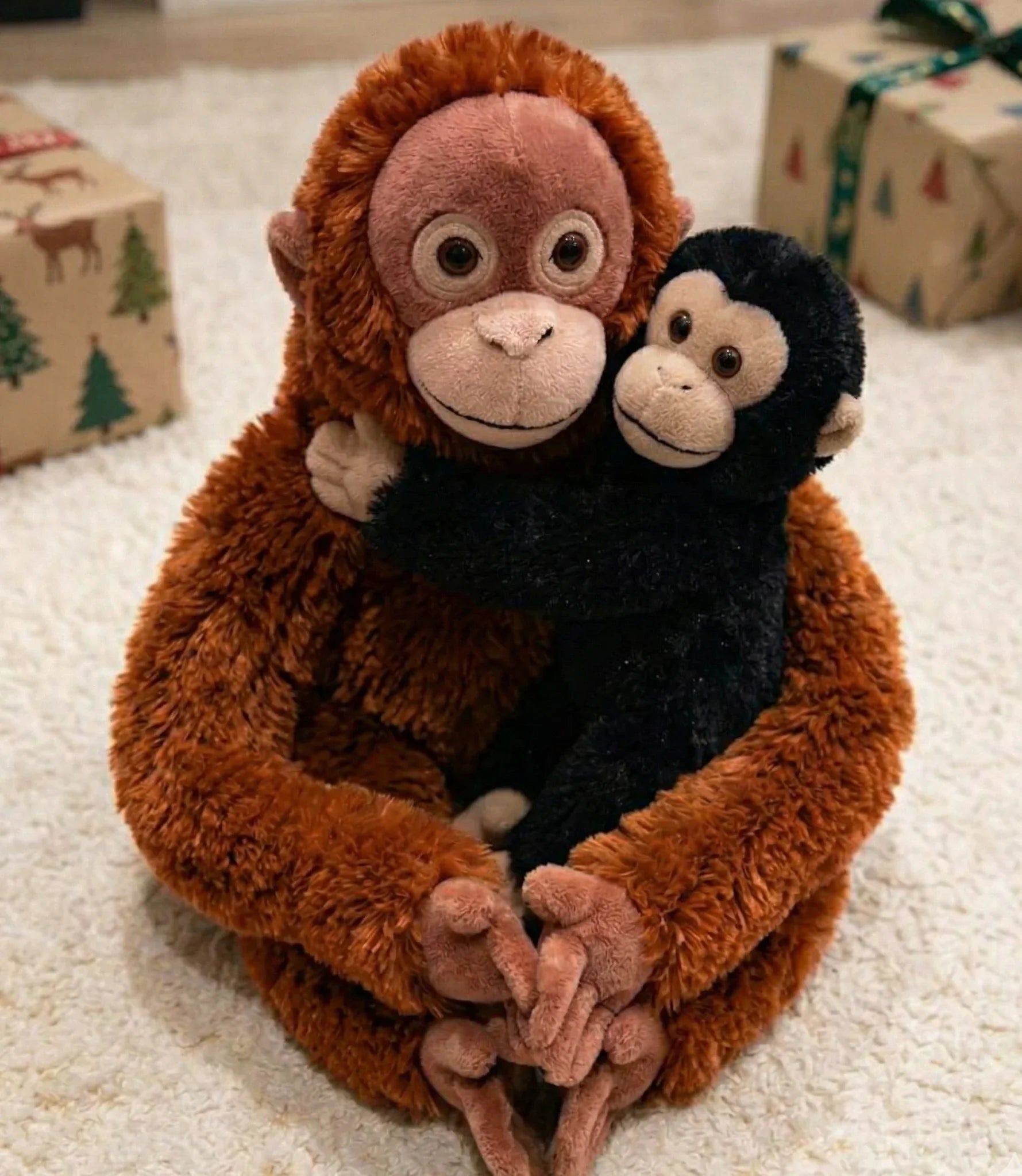 Punch Plush: Baby Japanese Macaque & Orangutan Hugging Plush Set Punch Plush: Baby Japanese Macaque & Orangutan Hugging Plush Set
