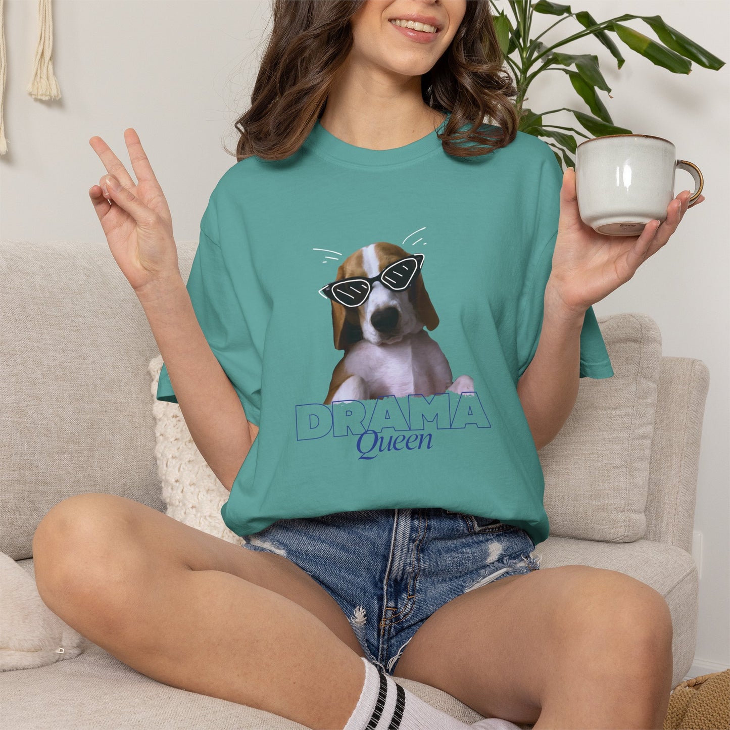Retro style beagle wearing cat-eye sunglasses Queen graphic on cotton tee