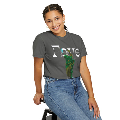 Statue goddess shirt sleeve and shoulder fit detail
