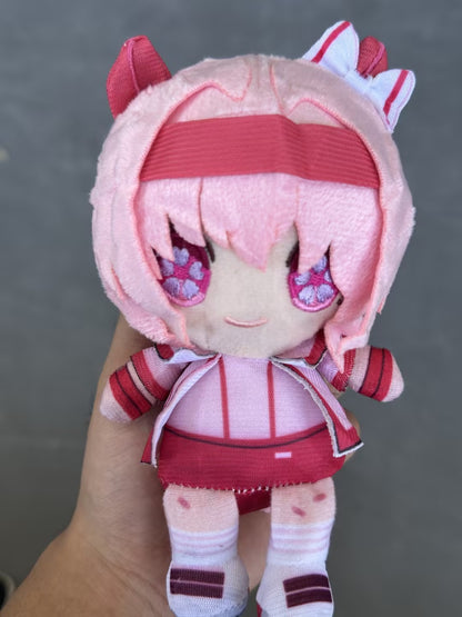 Umamusume_pretty_derby_plush_comparison_size_reference_hand_held_supplier_photo