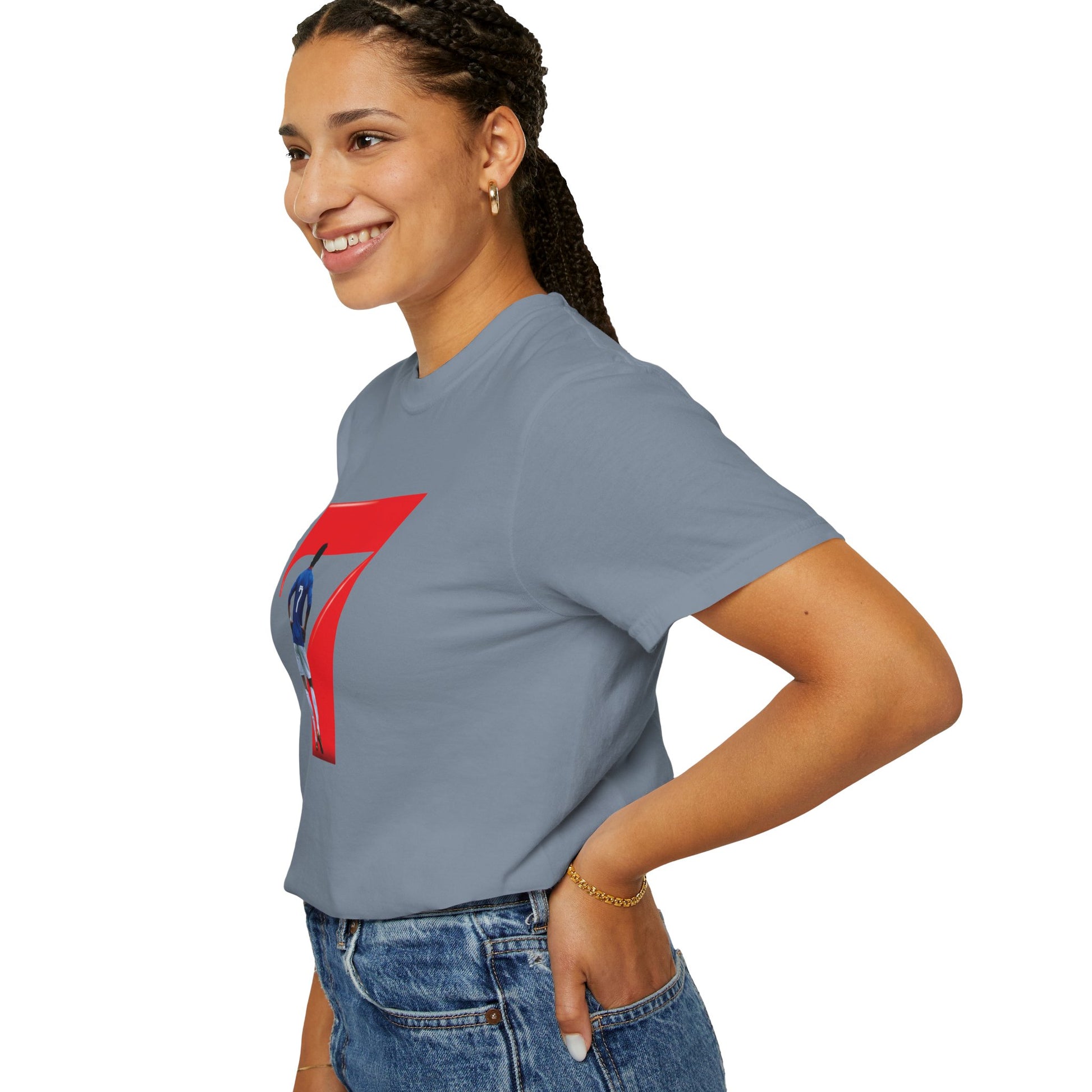 Washed retro football shirt with center-front No.7 player graphic