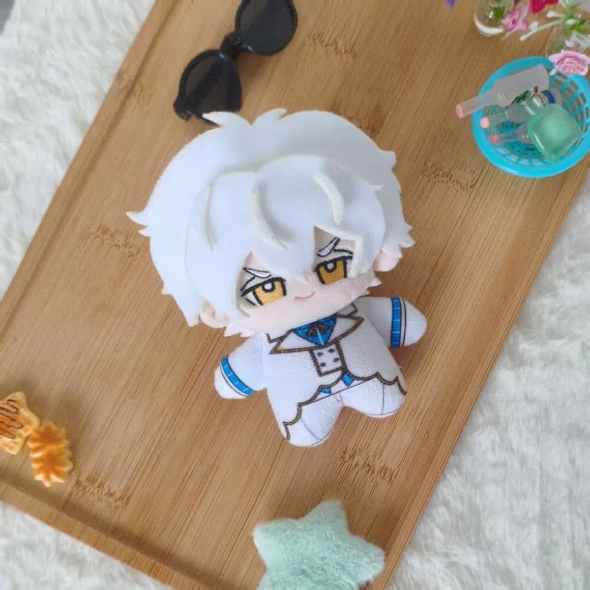 Corneus Regulus Plush side view 10cm compact size