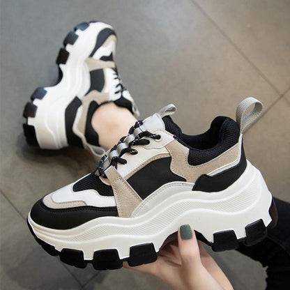 Women's Chunky Sneakers - aprasi