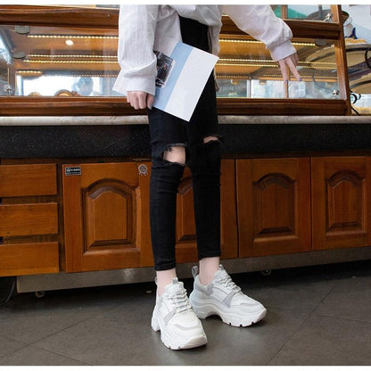 Women's Chunky Sneakers - aprasi